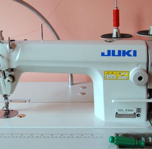 MÁY 1 KIM JUKI DDL-8100E