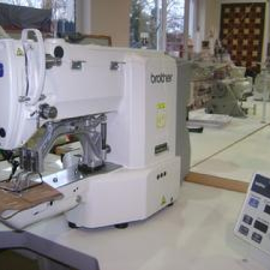 MÁY BỌ ĐIỆN TỬ BROTHER KE-430